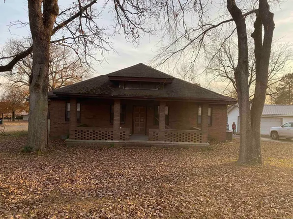 210 E 4th St, Dierks, AR 71833