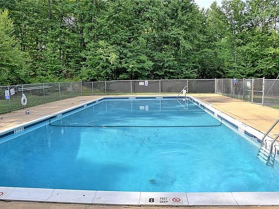 3rd image of 132 Fox Run Ln