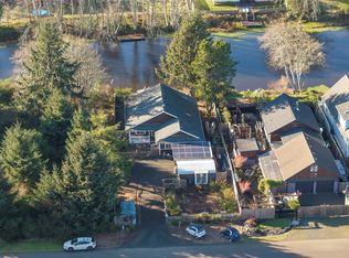 717 Island Cir SE, Ocean Shores, WA 98569