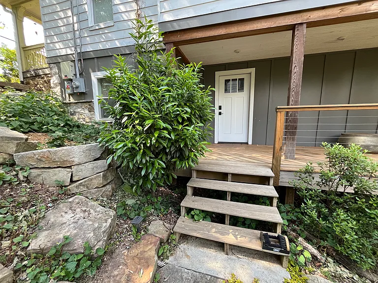 166 S French Broad Ave — Photo 17