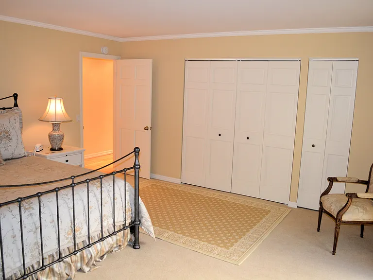 7060 Valley Greens Cir — Photo 19