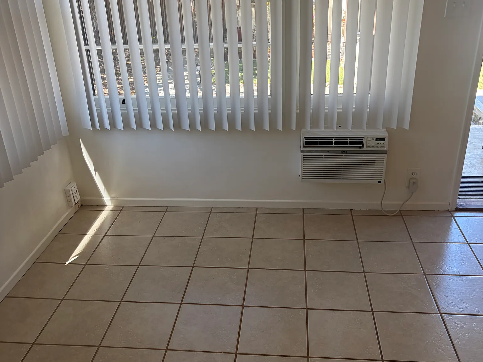 1 bed, 850 sqft, $2,050 — Photo 3