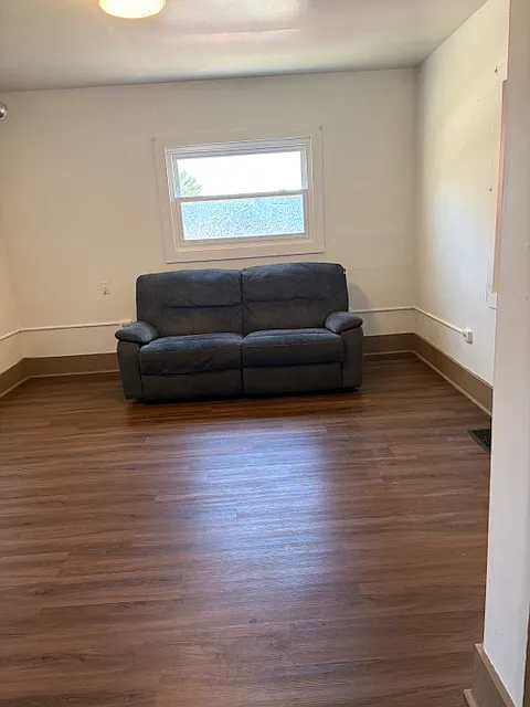 105 Forest St — Photo 3