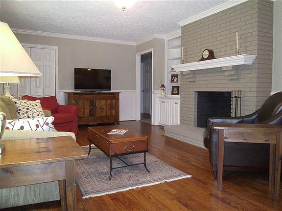 4th image of 602 Dundee Ln