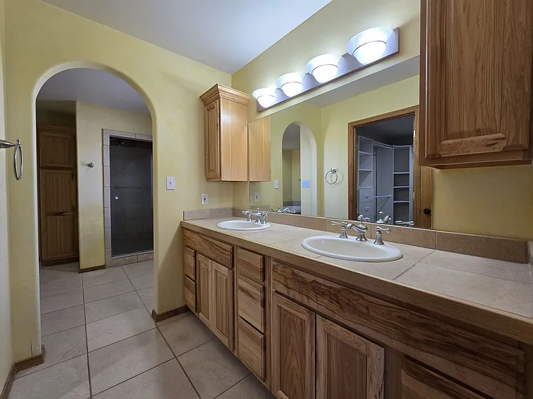 4 Alma Ct — Photo 17