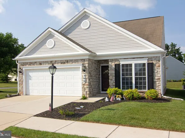 300 Clubside Dr #268, Taneytown, MD 21787