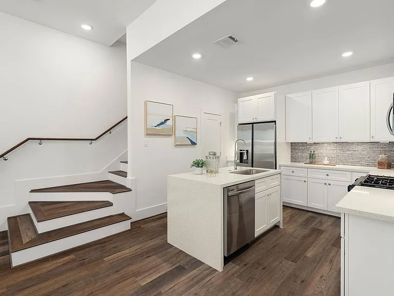 7504 Carver Rd #E — Photo 10