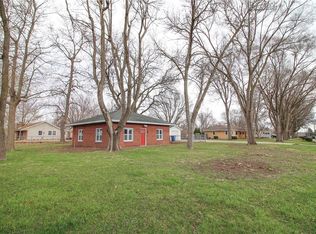 2706 E Madison Ave, Des Moines, IA 50317