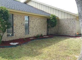 205 Goldenrod Ave, Victoria, TX 77904