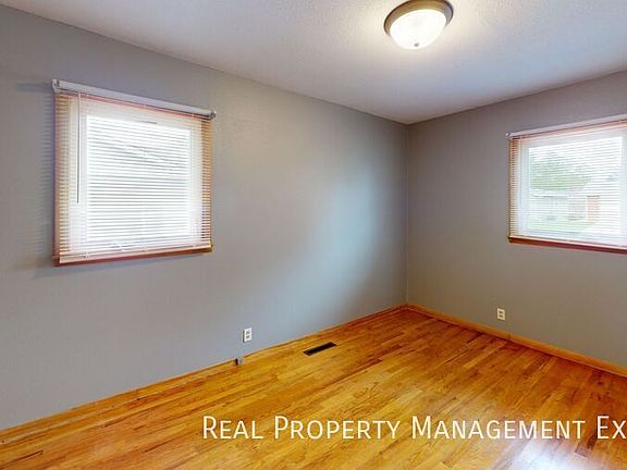 5th image of 2200 W 39th St
