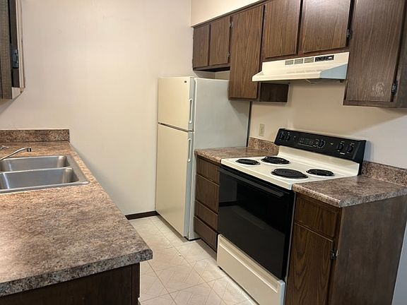 4th image of 5620 Beachwood Dr #A