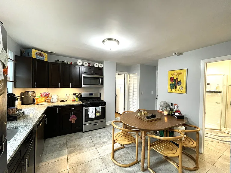 1516 W 18th Pl #2R — Photo 11
