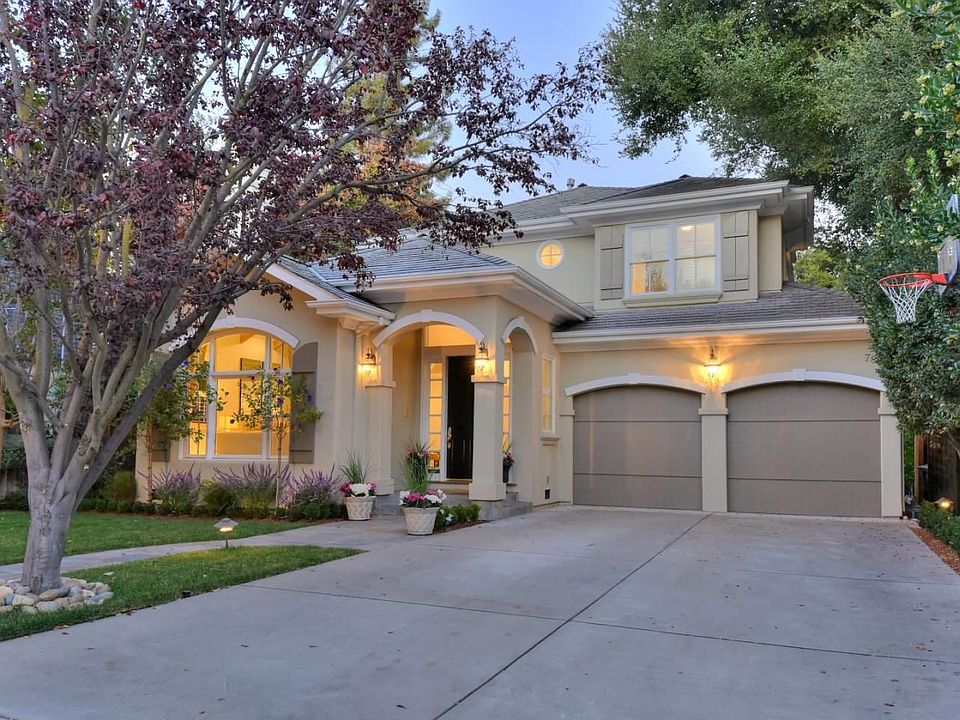 1st image of 786 Melville Ave