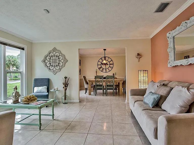 219 Foxridge Rd — Photo 14