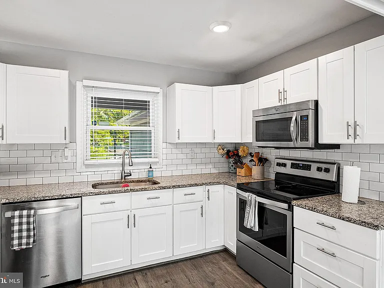 3710 Ivy Hill Ln — Photo 11