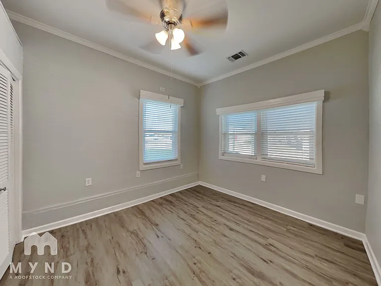 1207 Grace St — Photo 15