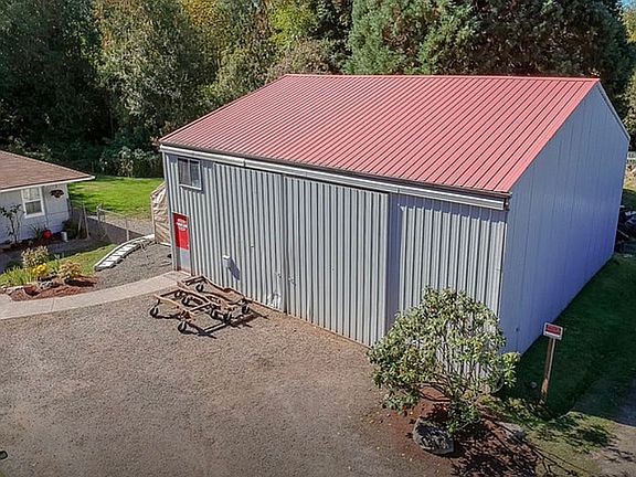 3rd image of 8001 State Highway 303 NE