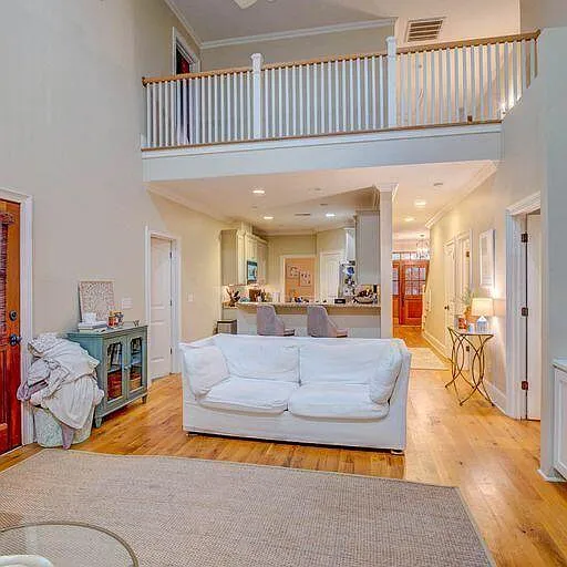 1050 Phillips Park Dr — Photo 13