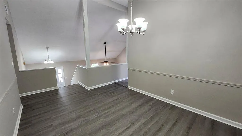 5 bed, 2.5 bath, 1858 sqft, $2,025 — Photo 4