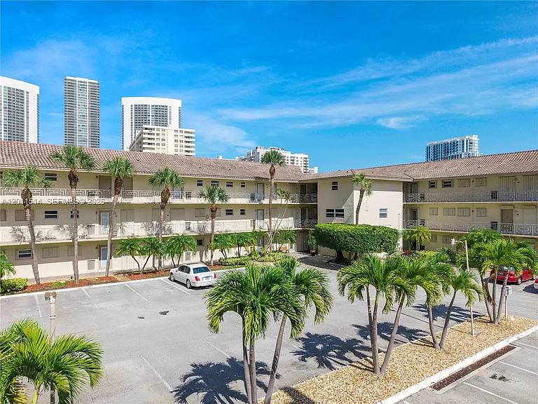 2600 Diana Dr #311 — Photo 29