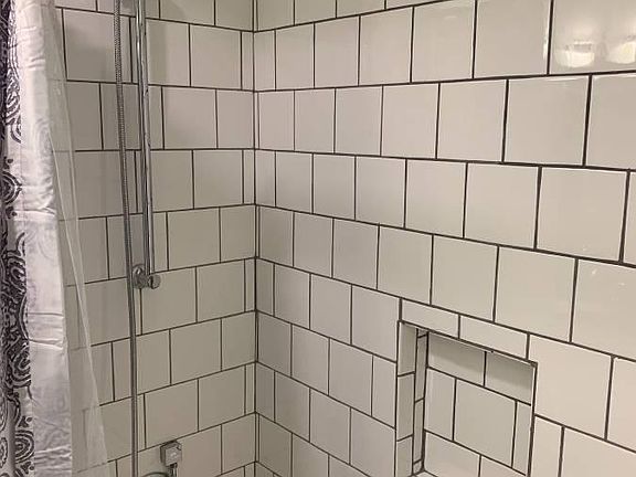 2nd image of 6038 W Peterson Ave APT 1
