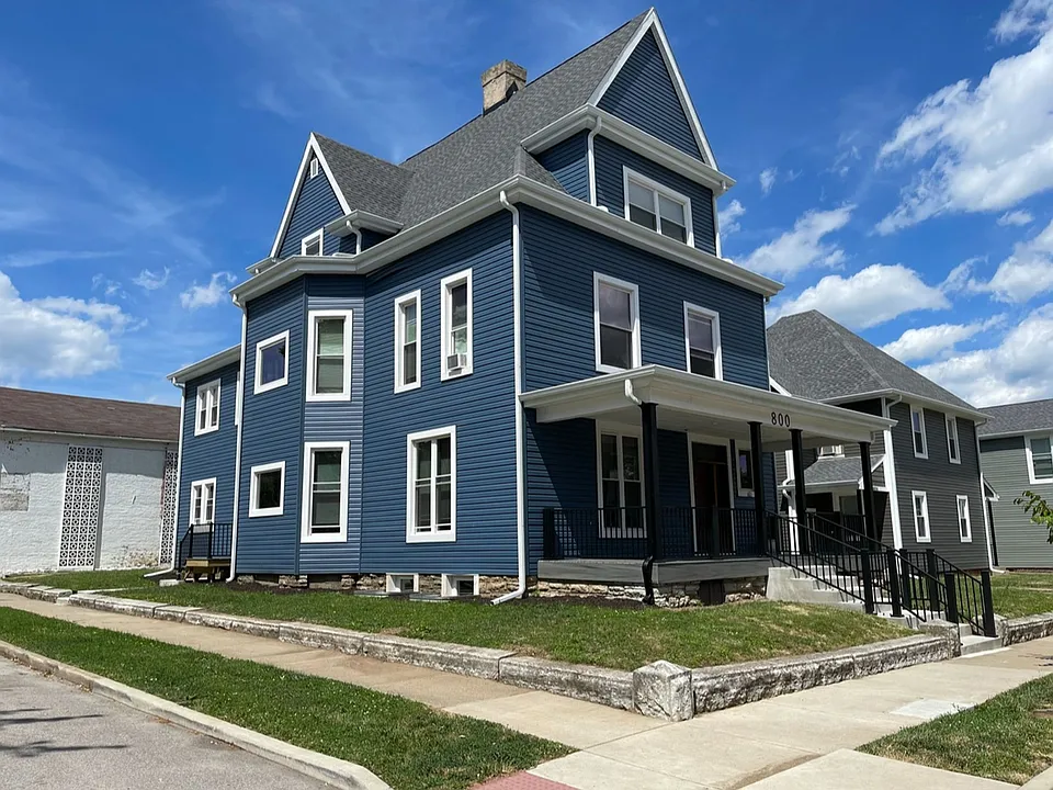800 Brown St