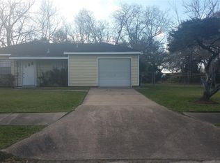 14002 Santa Teresa Rd, Houston, TX 77045