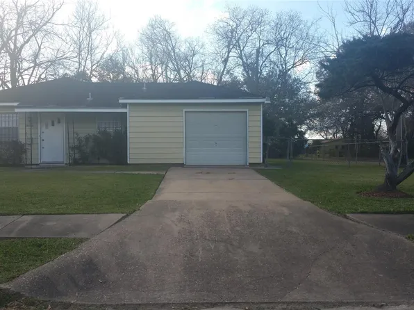 14002 Santa Teresa Rd, Houston, TX 77045