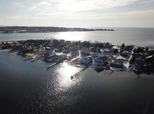 40 Central Ave, Clinton, CT 06413