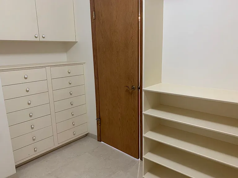3747 Lincolnwood Dr — Photo 40