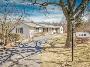 26142 W Indian Trail Rd, Barrington, IL 60010