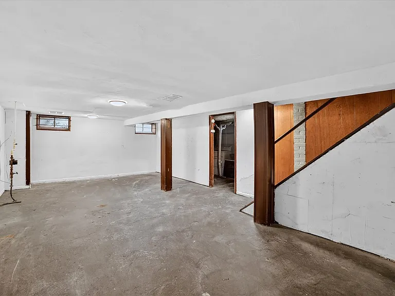 17208 Lipton Ave — Photo 21