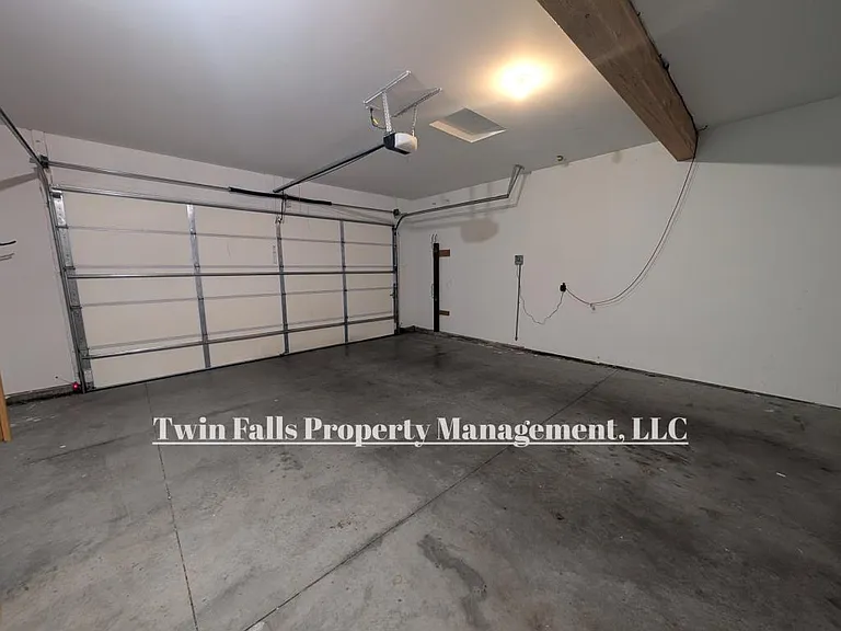 768 Sun Peak Way — Photo 33
