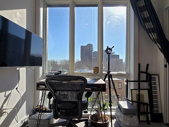 5th image of 440 E 115th St #6B