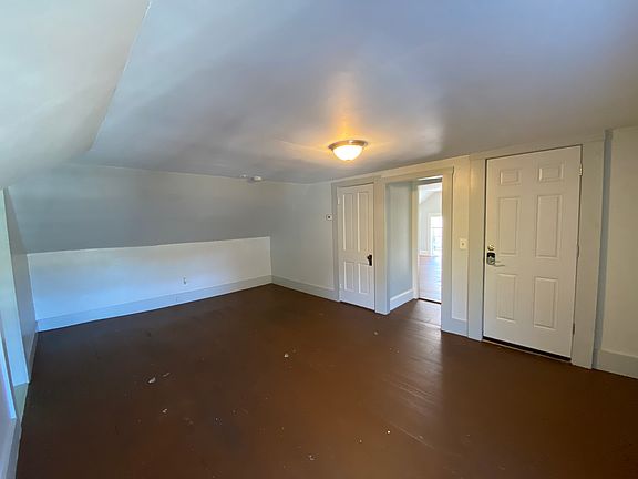 Living Room: 16 x 14