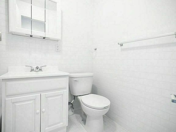 5th image of 684 Metropolitan Ave #2RR