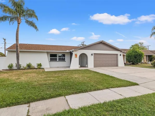 2214 Wilshire Dr, Dunedin, FL 34698