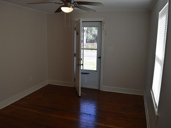 Front room / Living Room and front door