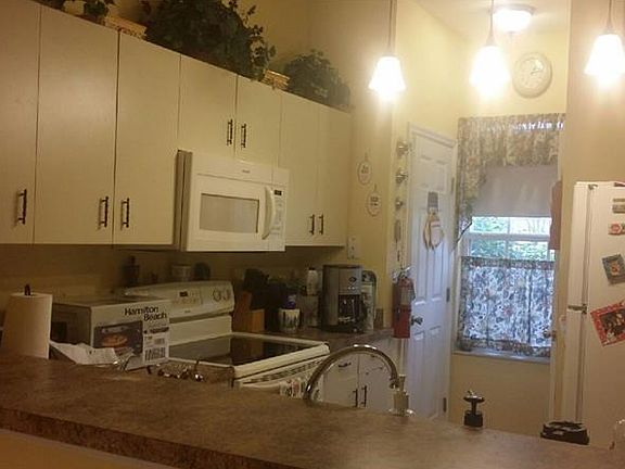 4th image of 125 Ocean Bluff Dr
