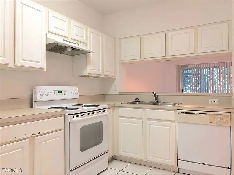 8073 Pacific Beach Dr — Photo 7