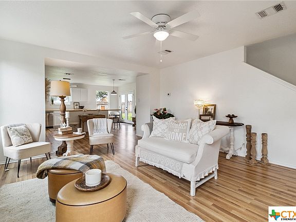 2nd image of 303 Cordero Dr