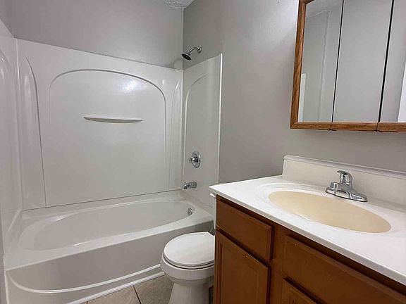 3rd image of 181 Miller Dr #1