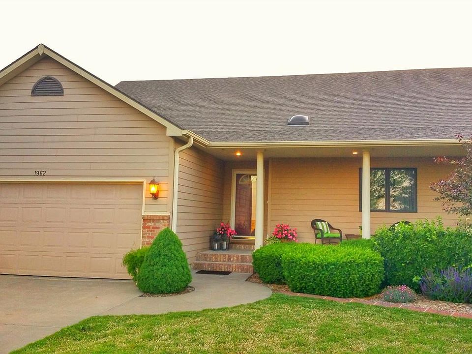 1st image of 1962 Foxtail Dr