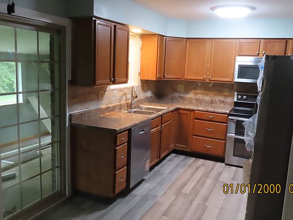4th image of 10255 Knob Hill Dr