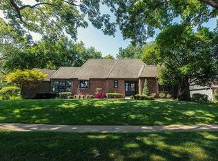 8444 Somerset Dr, Prairie Village, KS 66207