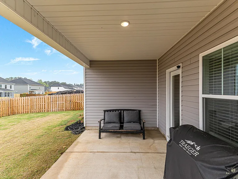 975 Newburn Dr — Photo 42