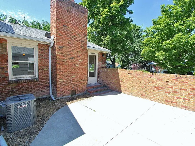 1202 N 20th St — Photo 20
