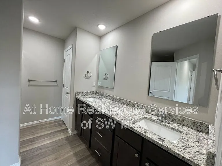 2108 N 21st St — Photo 13