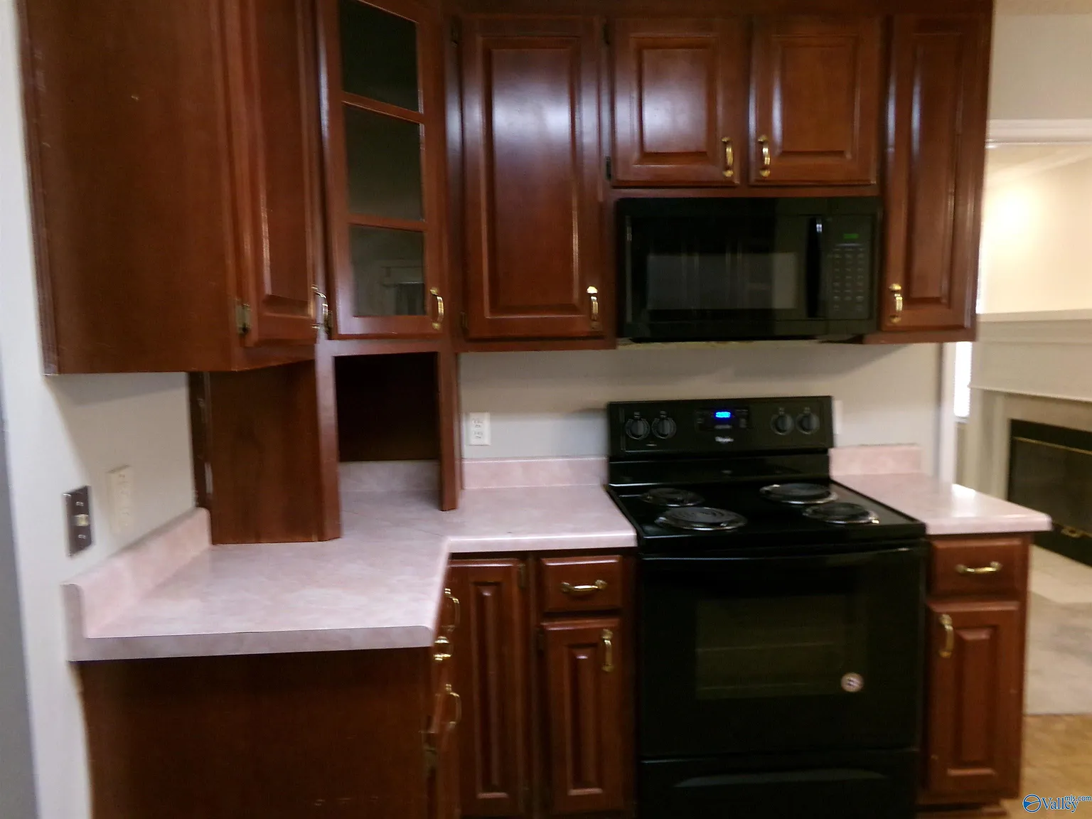 3 bed, 2.0 bath, 1901 sqft, $1,650 — Photo 2