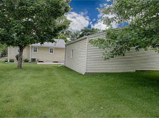 4032 51st St, Des Moines, IA 50310